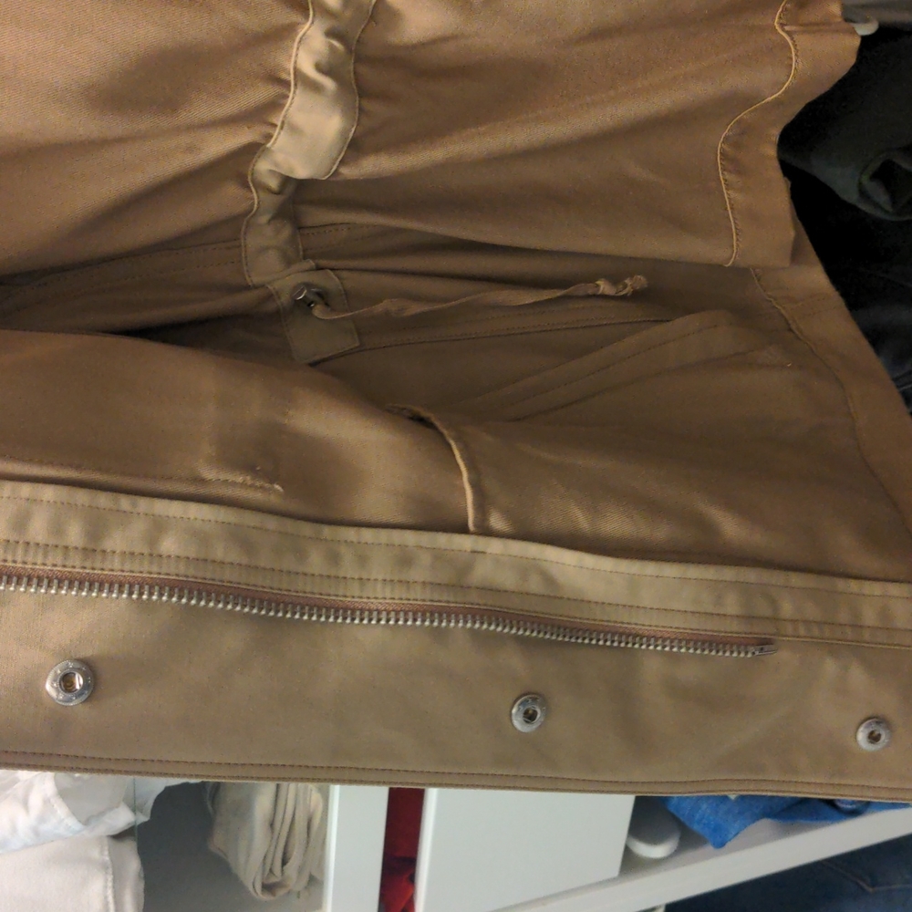 Reiss - Picture 13 of 17